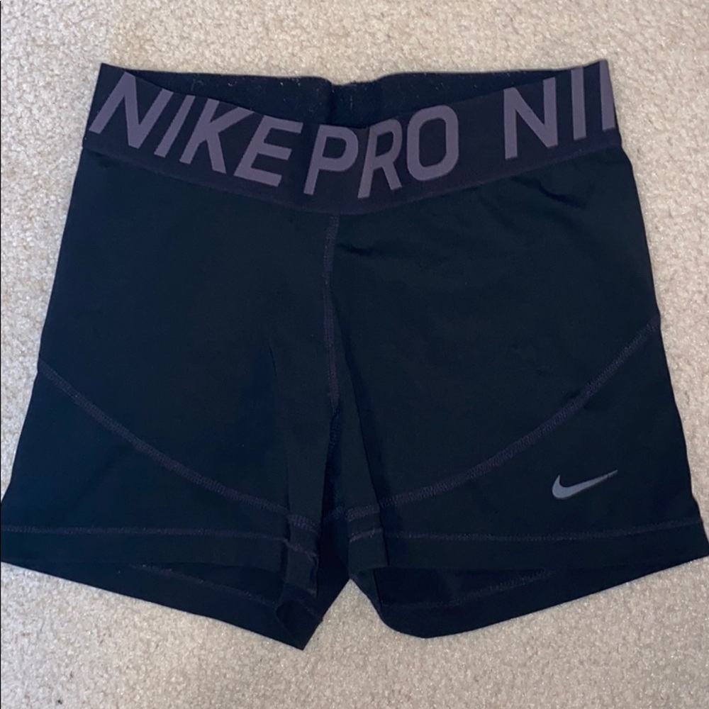 Black Nike Pros Medium